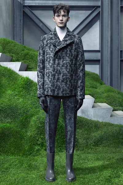 Look 11